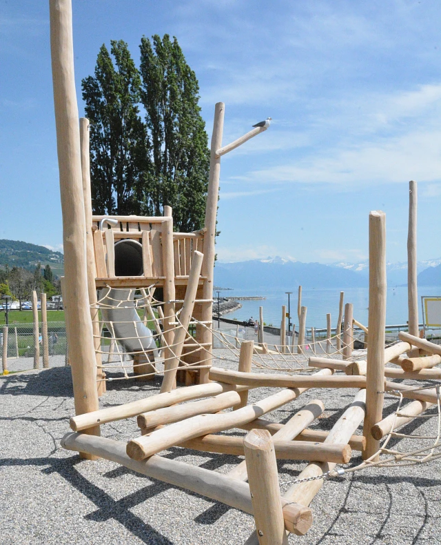 Gartenbau_Gartenunterhalt_Landschaftsbau_Menetrey_Spielplätze (4) Gartenbau_Gartenunterhalt_Landschaftsbau_Menetrey_Spielplätze (4)